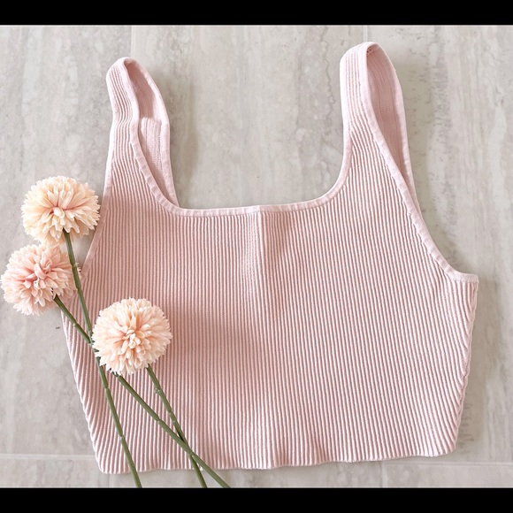 Aritzia Tops - aritzia Babaton
Sculpt Knit Squareneck Cropped Tank